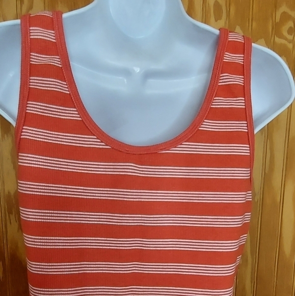 Forever 21 Tank midriff length - Picture 2 of 3